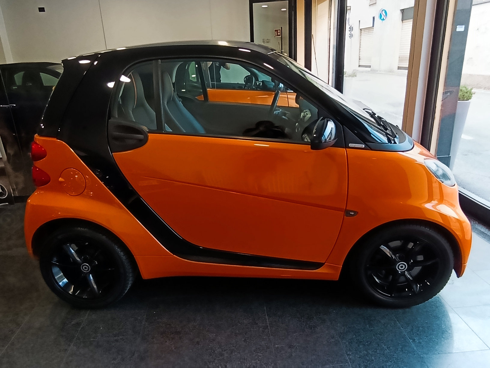 Smart Fortwo 1.0 71cv Night Orange 1 di 99 - immagine 30