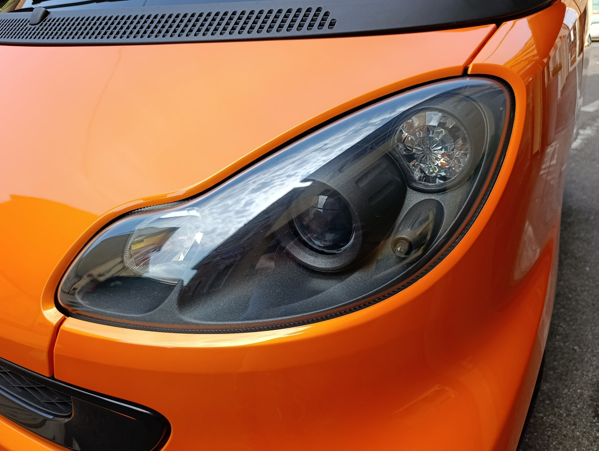 Smart Fortwo 1.0 71cv Night Orange 1 di 99 - immagine 25