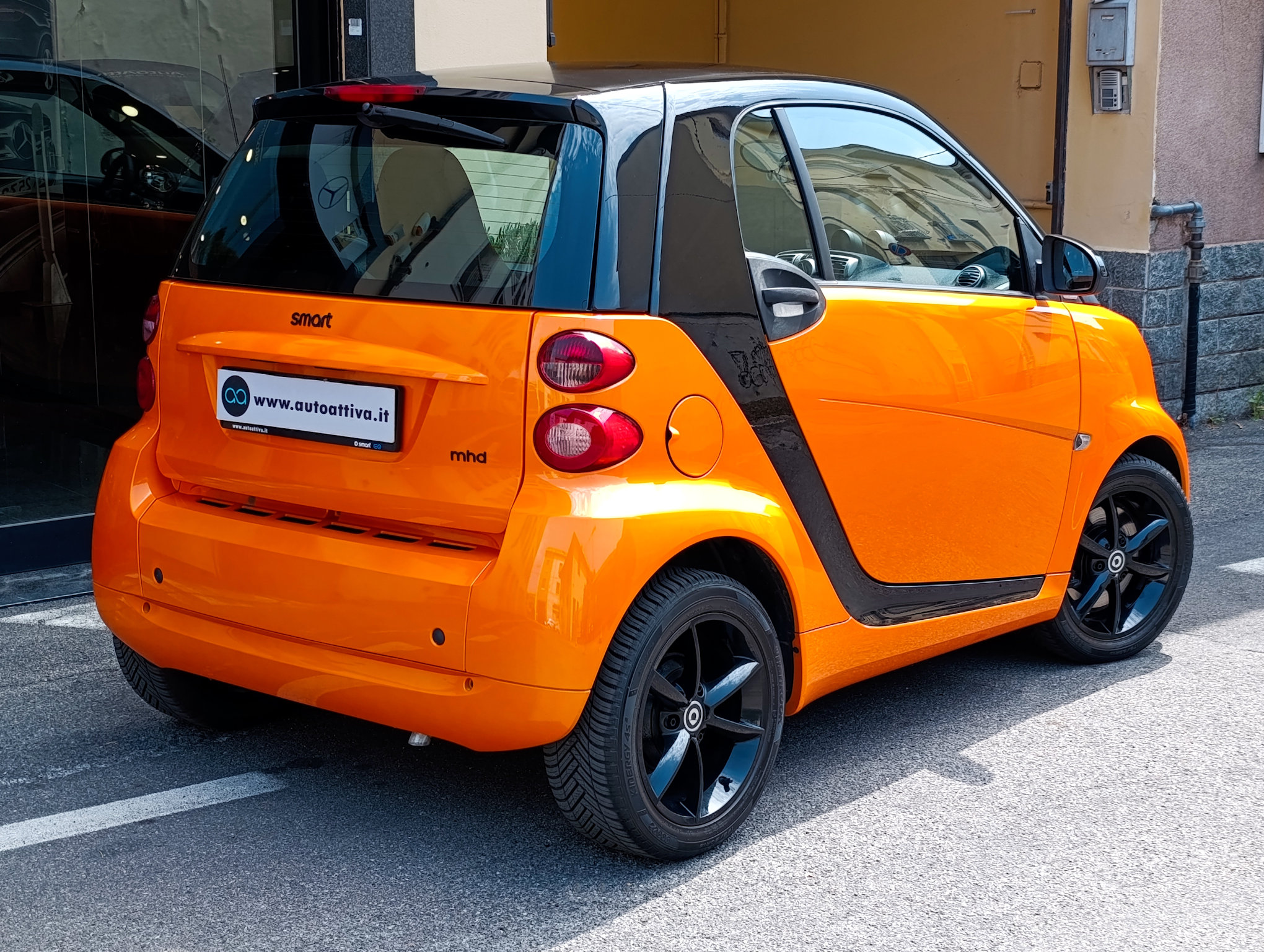 Smart Fortwo 1.0 71cv Night Orange 1 di 99 - immagine 23