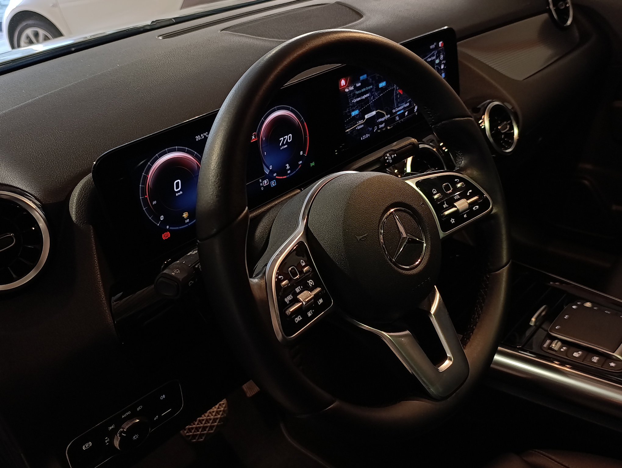 Mercedes-Benz GLA 200 Sport aut. Sport Plus - immagine 25