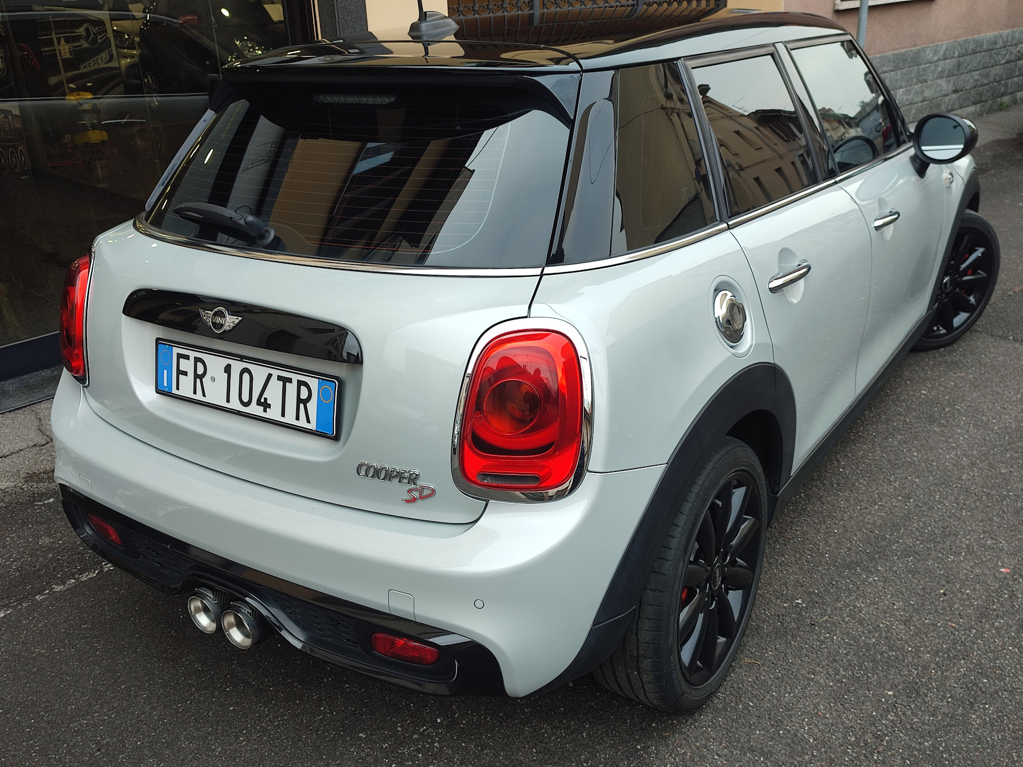 Mini Cooper SD 5p 2.0 Hype auto Pack Works 170cv - immagine 31