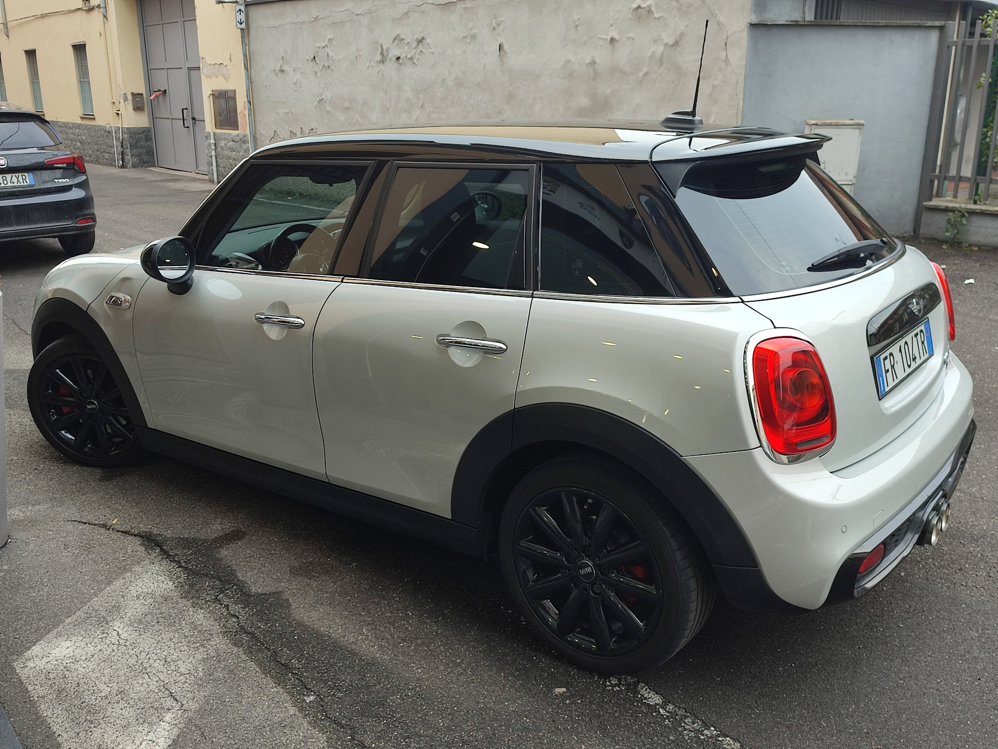 Mini Cooper SD 5p 2.0 Hype auto Pack Works 170cv - immagine 32