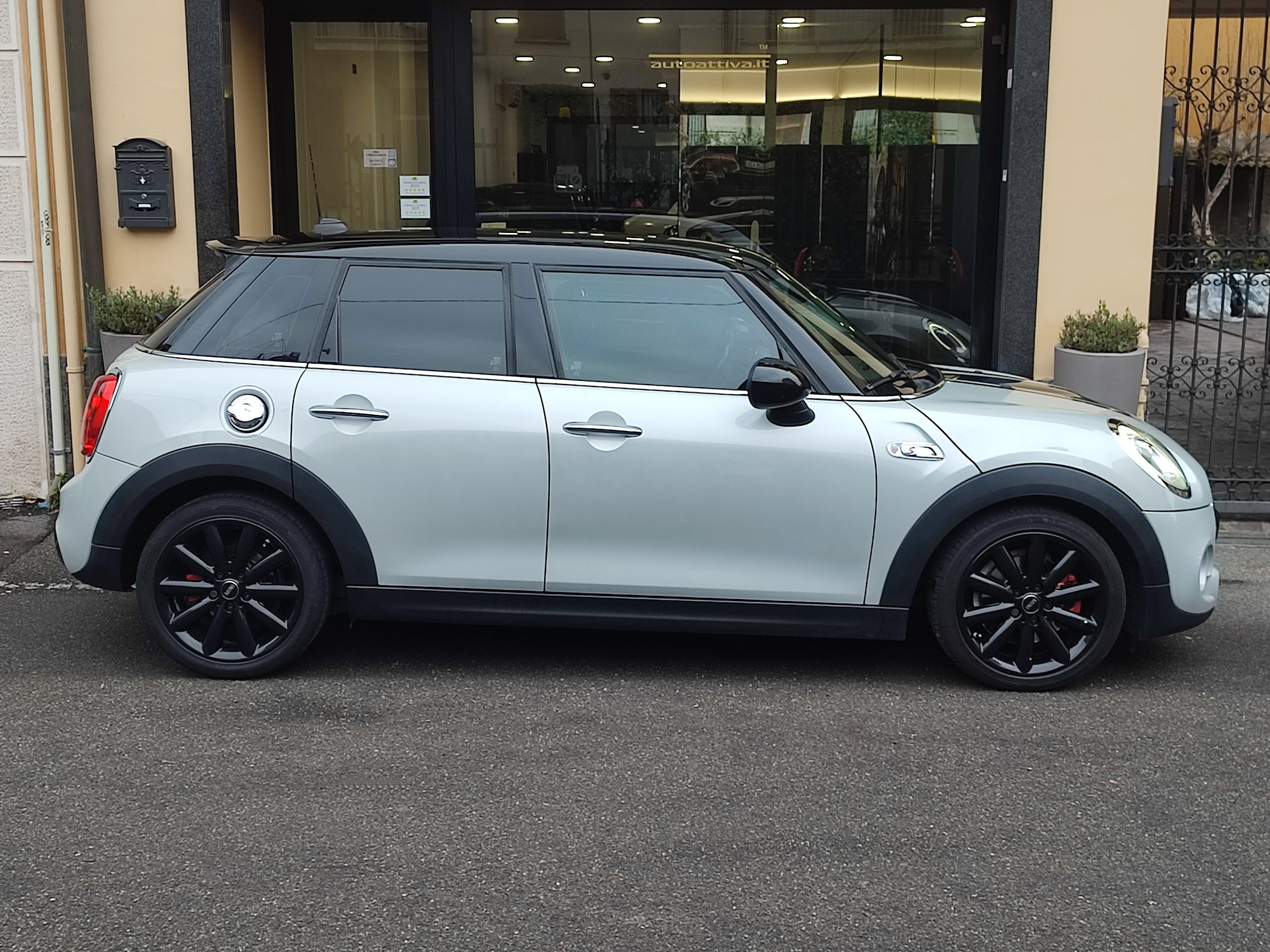 Mini Cooper SD 5p 2.0 Hype auto Pack Works 170cv - immagine 43