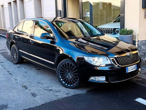 Skoda Superb 1.9 TDI 170cv DSG Laurin&Klement