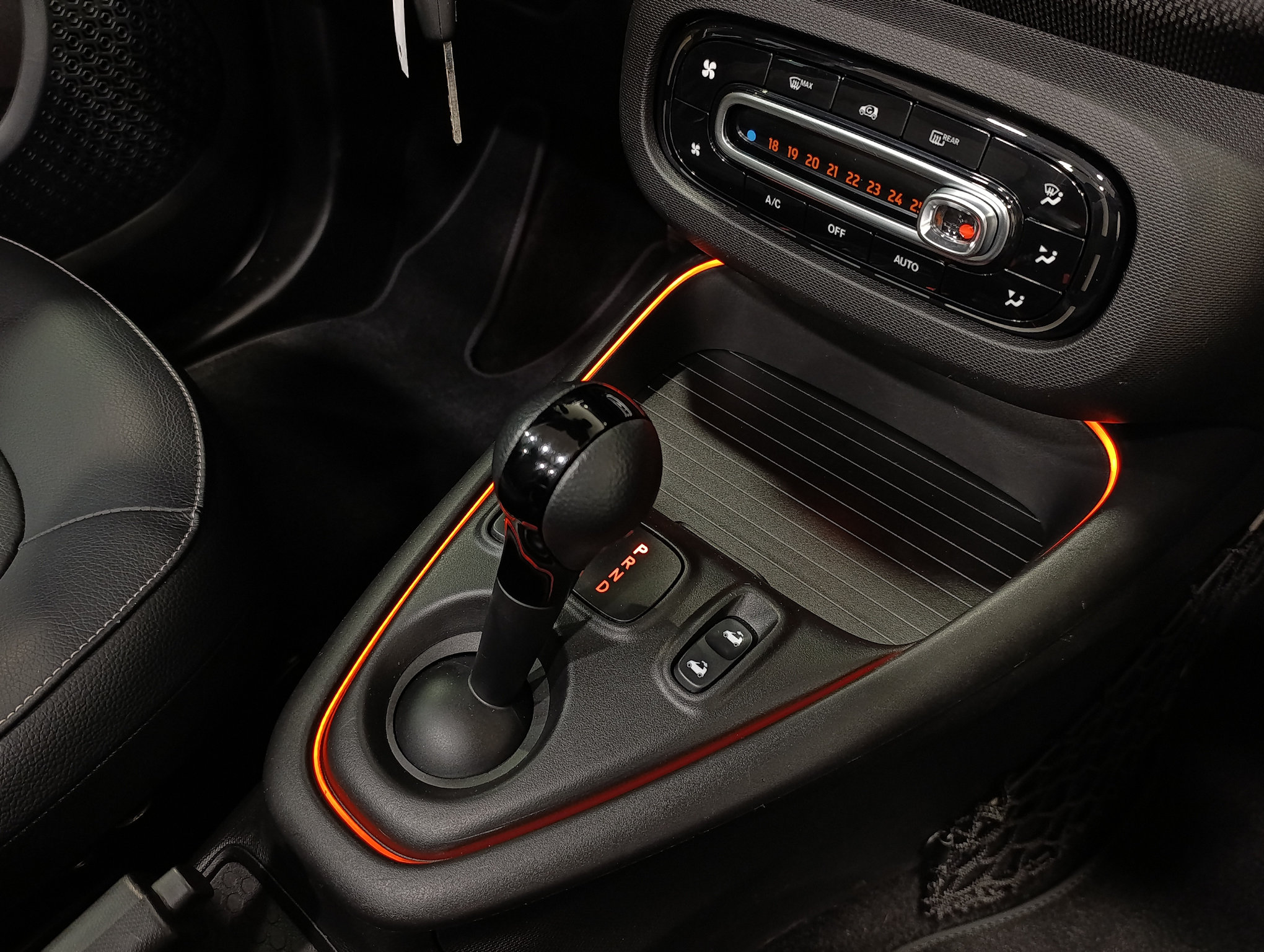 Smart Fortwo EQ Power Prime Cabriolet - immagine 10