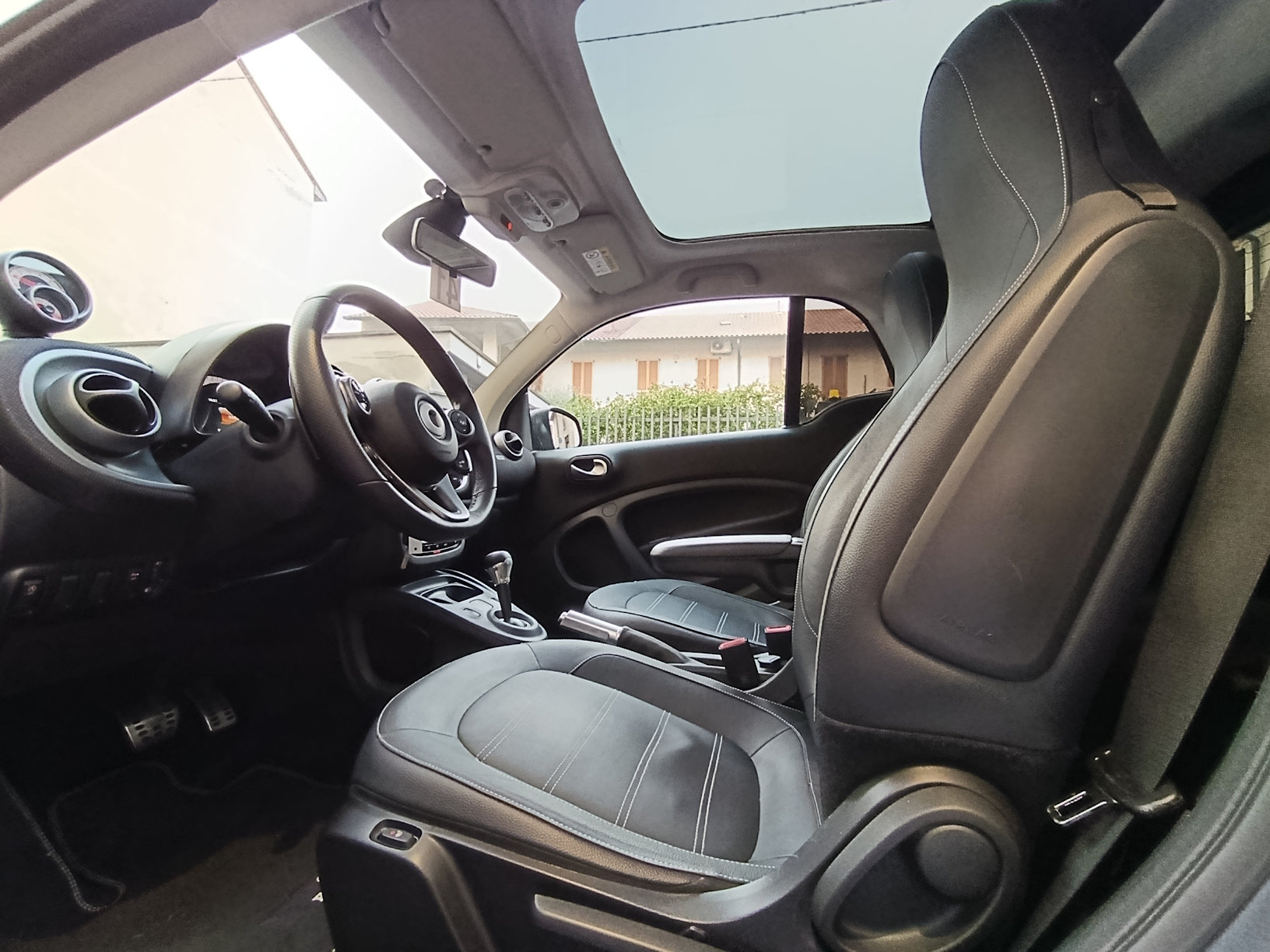 Smart Fortwo 0.9 90cv UrbanGold Tailor Made Brabus Edition 1/100 esemplari nel mondo - immagine 16