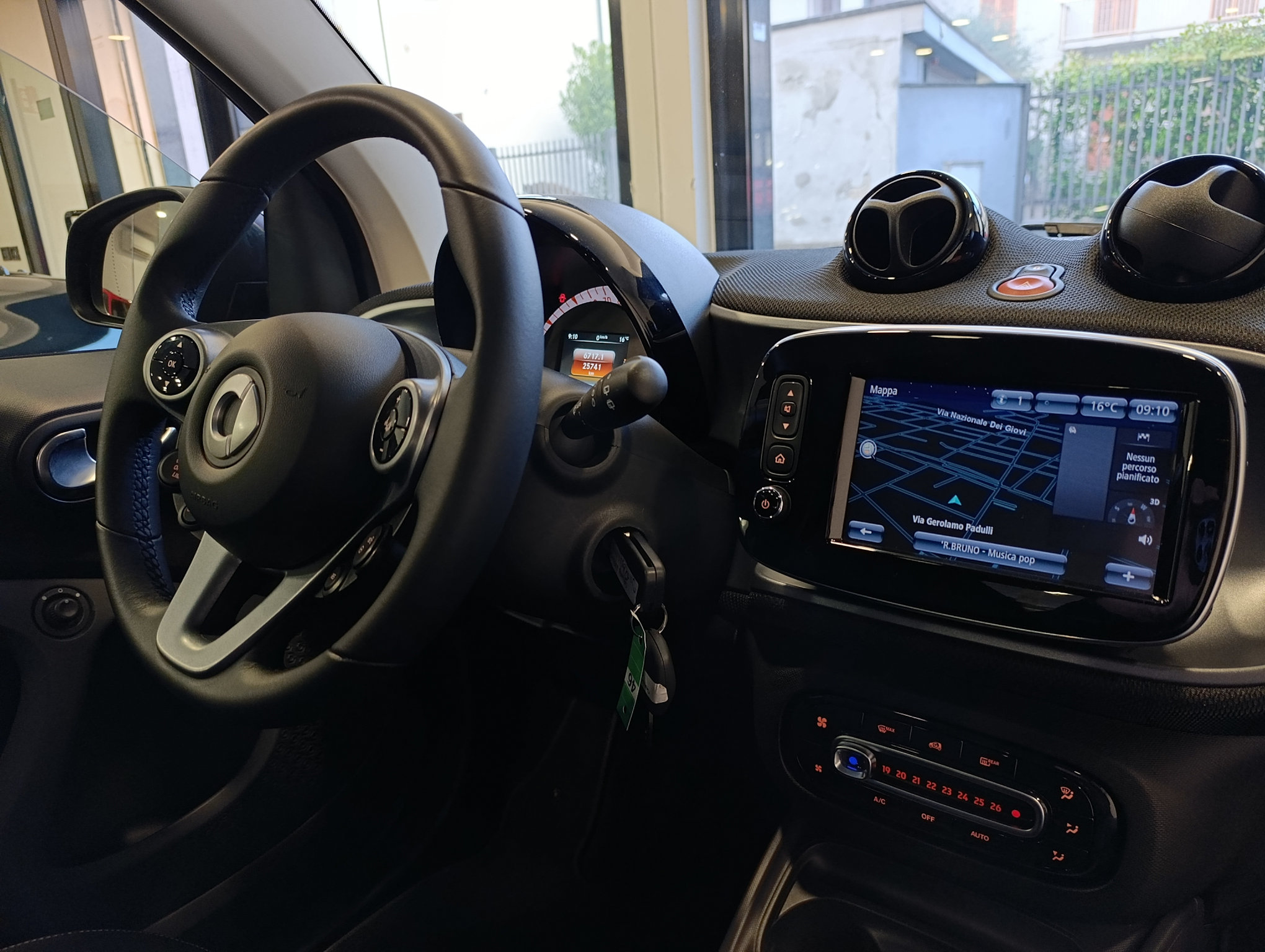 Smart Fortwo 1.0 Passion 71cv twinamic ultima del '19 - immagine 25