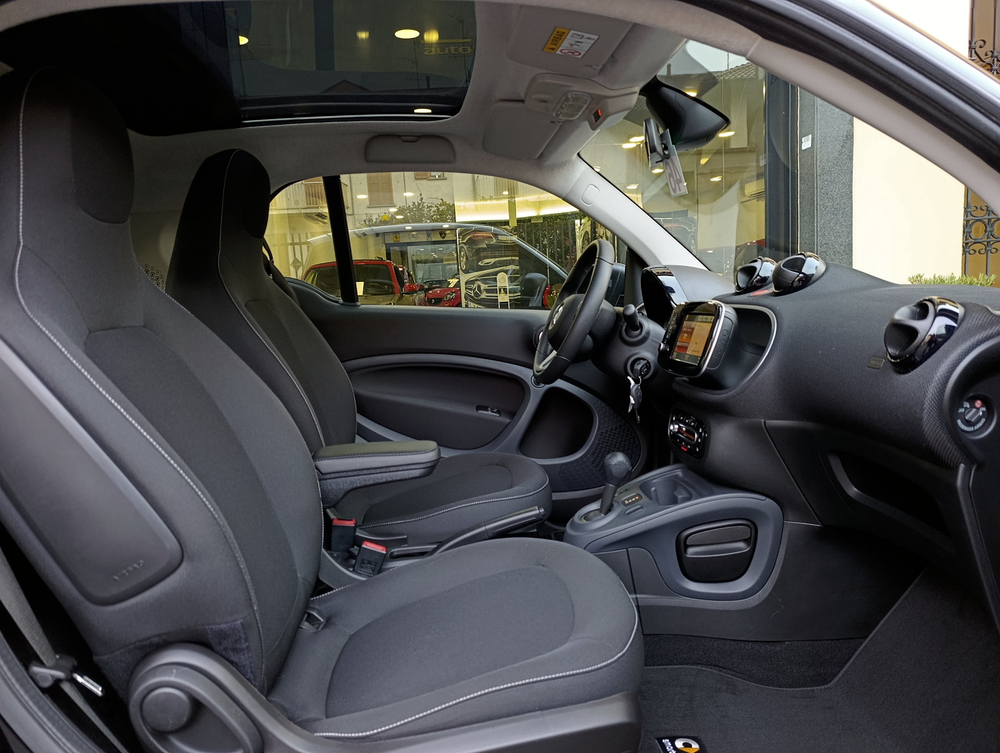 Smart Fortwo 1.0 Passion 71cv twinamic ultima del '19 - immagine 5