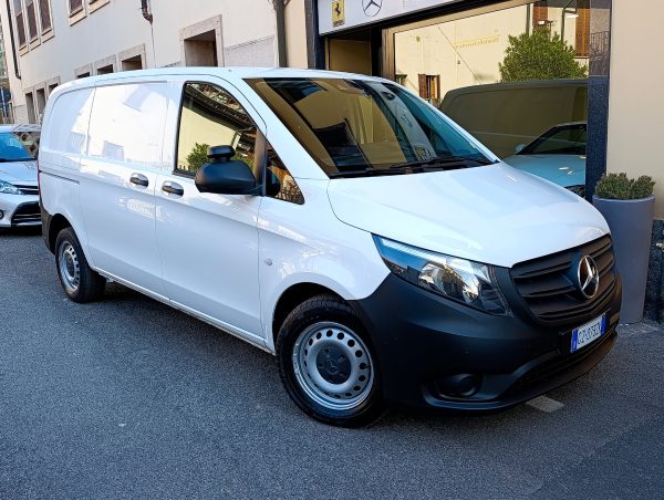 Mercedes-Benz Vito 114 136cv Compact mod 21 Navi Apple Car Play