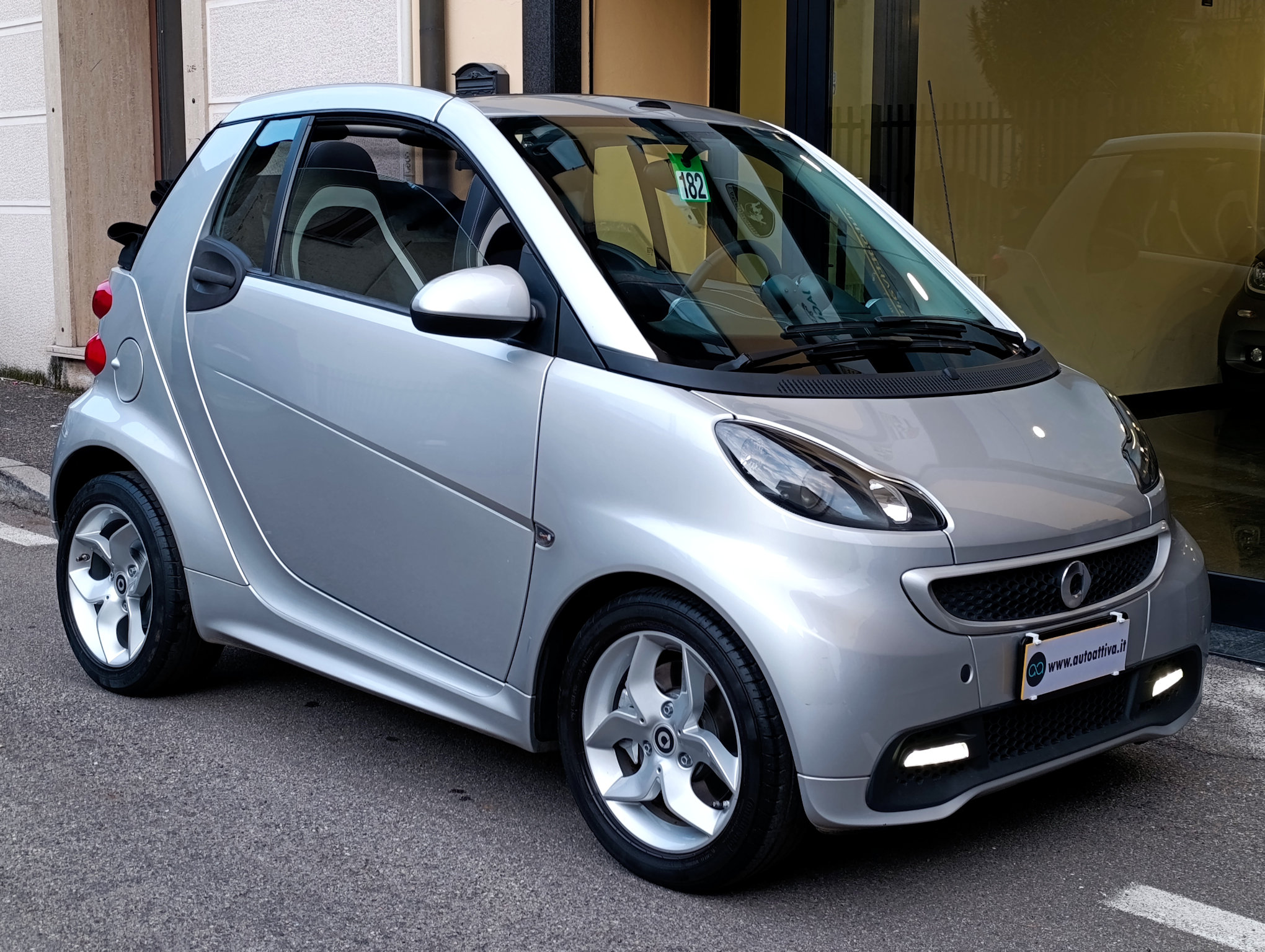 Smart Fortwo Cabrio 1.0 71cv City Beam edizione 1/100 - immagine 12