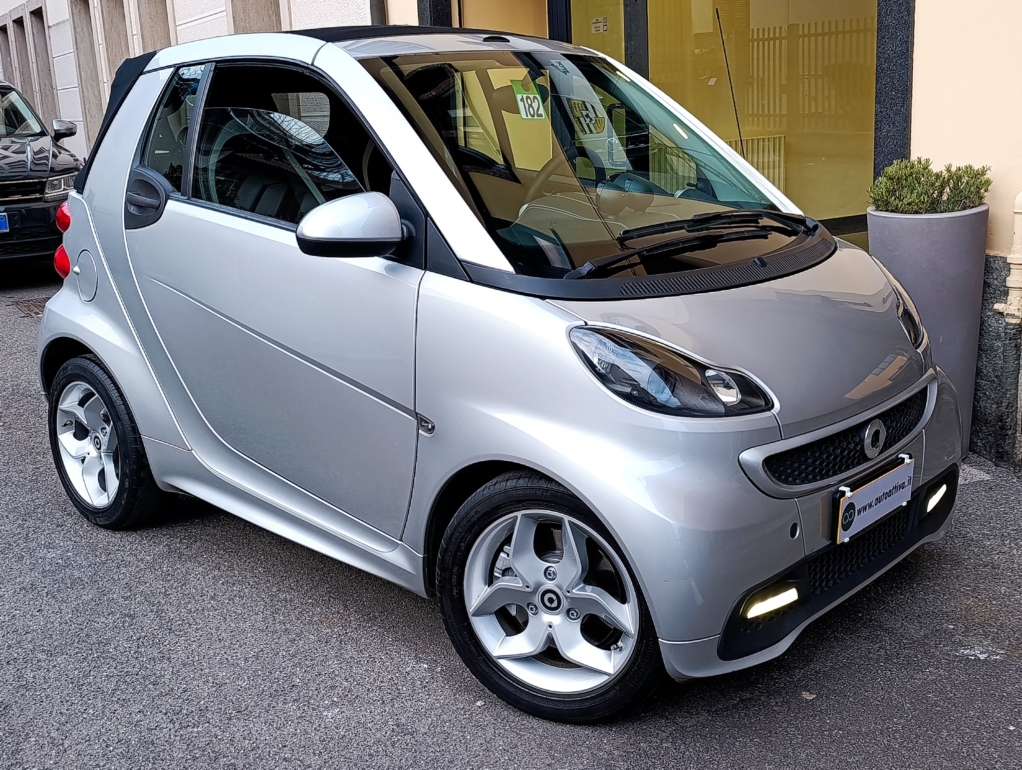 Smart Fortwo Cabrio 1.0 71cv City Beam edizione 1/100 - immagine 28