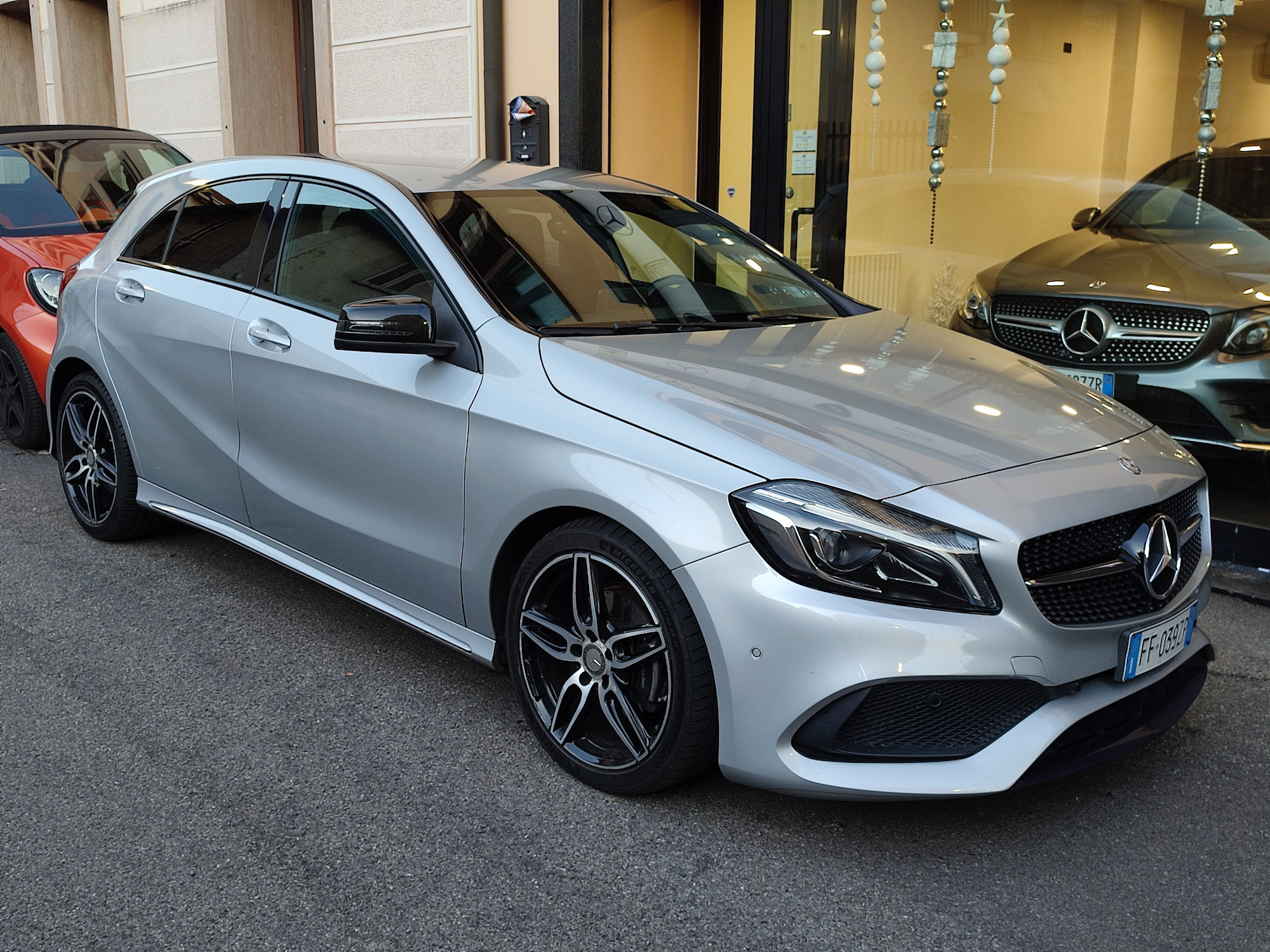 Mercedes-Benz Classe A 200d aut. Premium 4Matic - immagine 8
