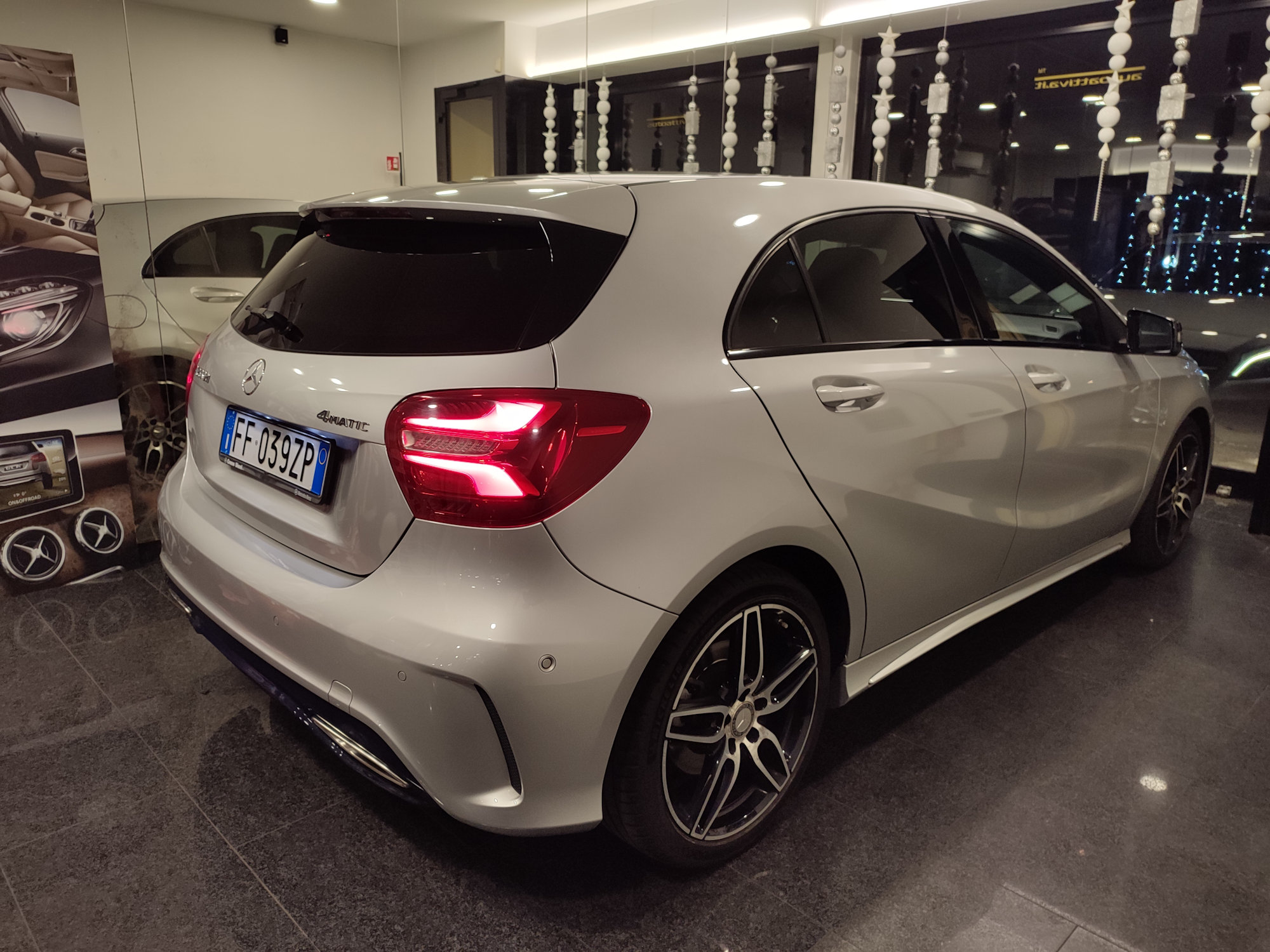 Mercedes-Benz Classe A 200d aut. Premium 4Matic - immagine 29