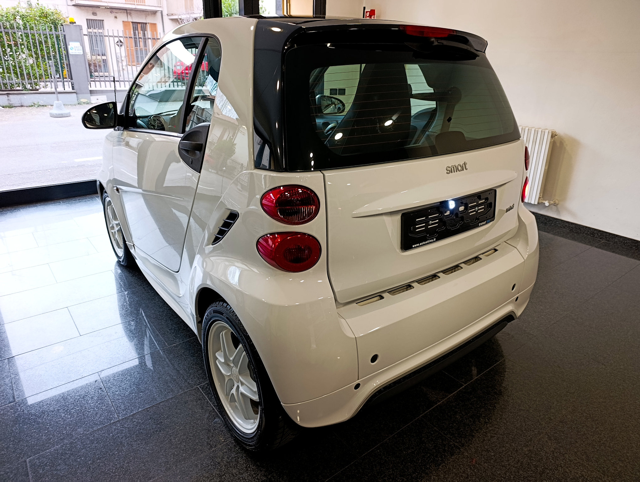 Smart Fortwo 1.0 71cv MHD Brabus Style - immagine 36