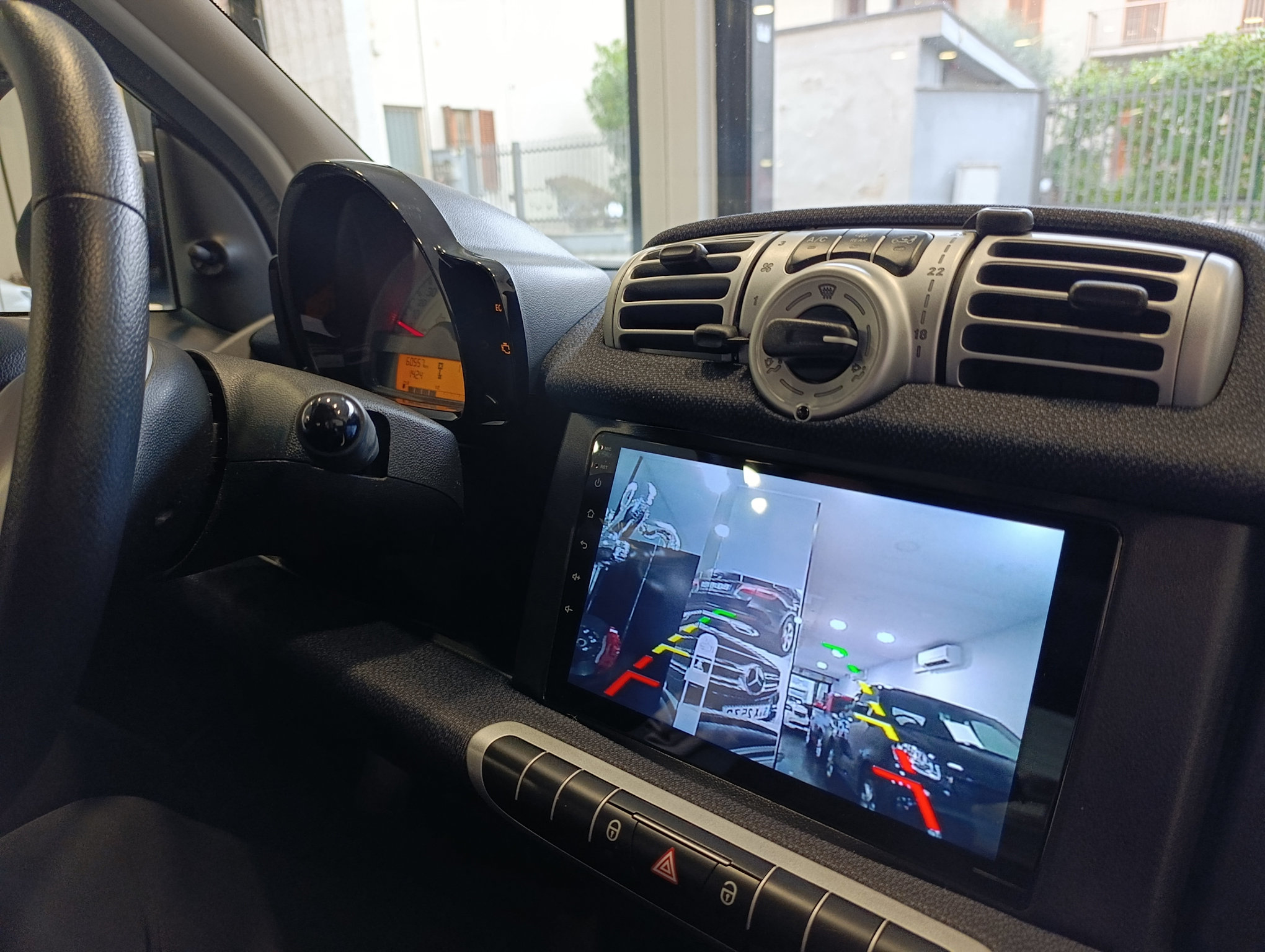 Smart Fortwo 1.0 71cv MHD Brabus Style - immagine 37