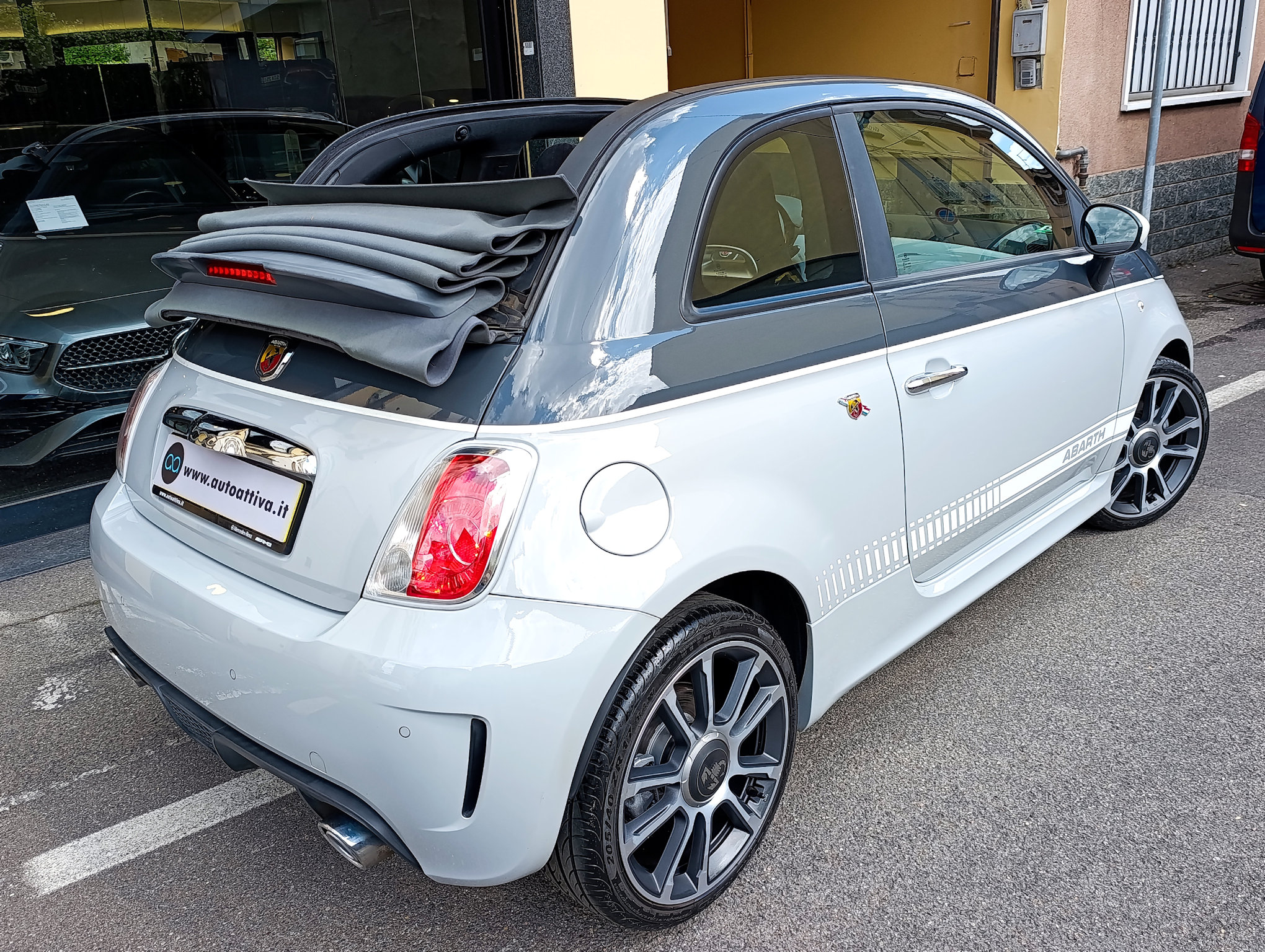 Abarth 500 t-jet Cabriolet 1.4 T jet Bicolor - immagine 22