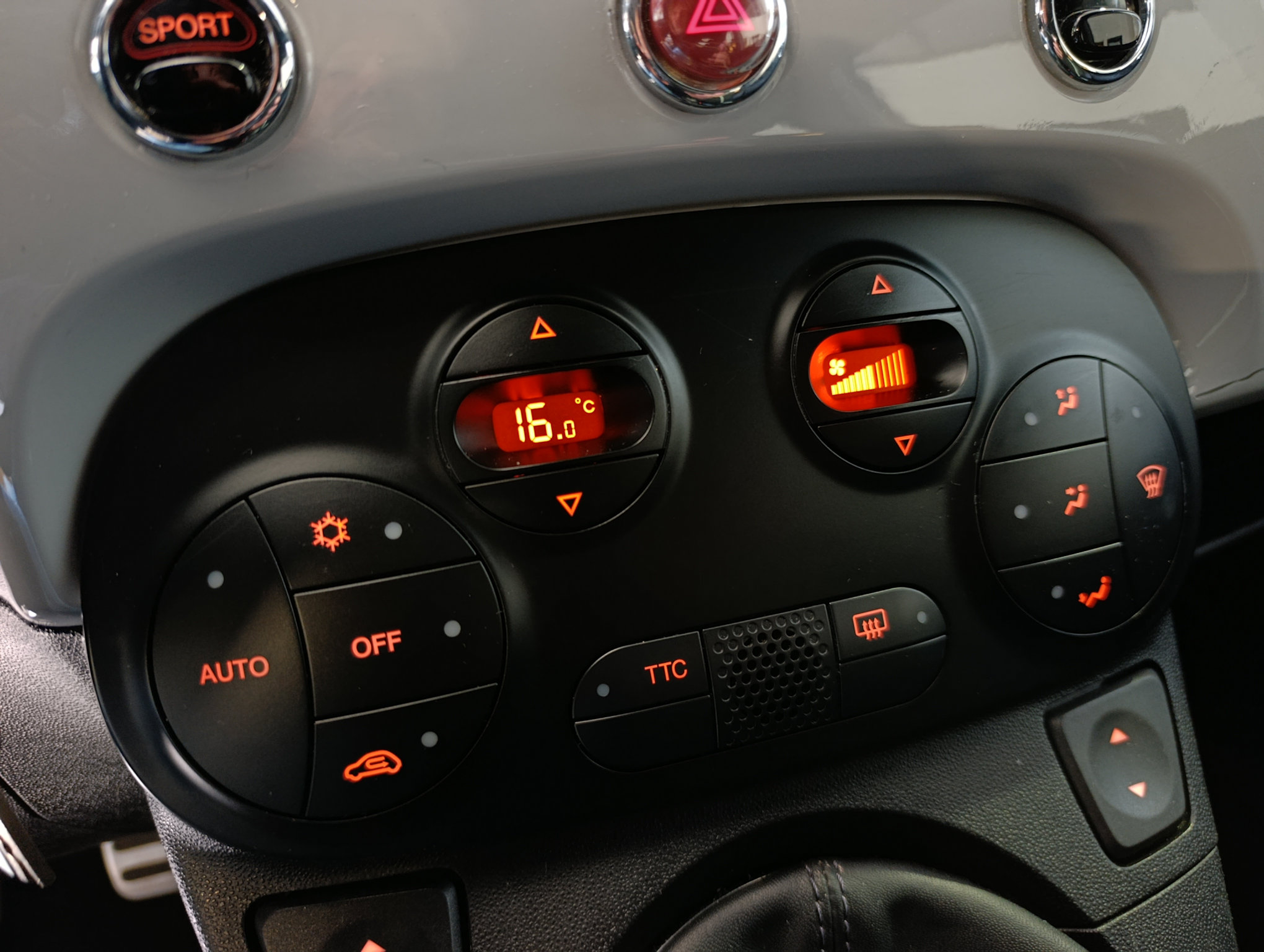 Abarth 500 t-jet Cabriolet 1.4 T jet Bicolor - immagine 29