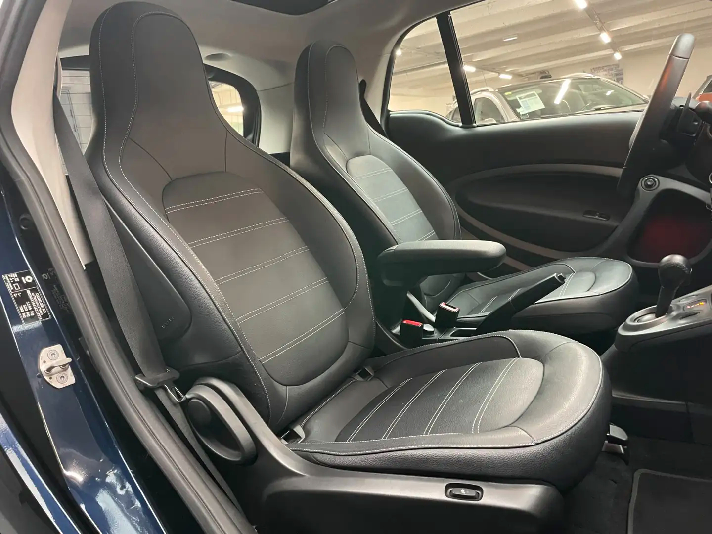 Smart Fortwo 0.9 90cv Turbo ParisBlue Prime aut. - immagine 4
