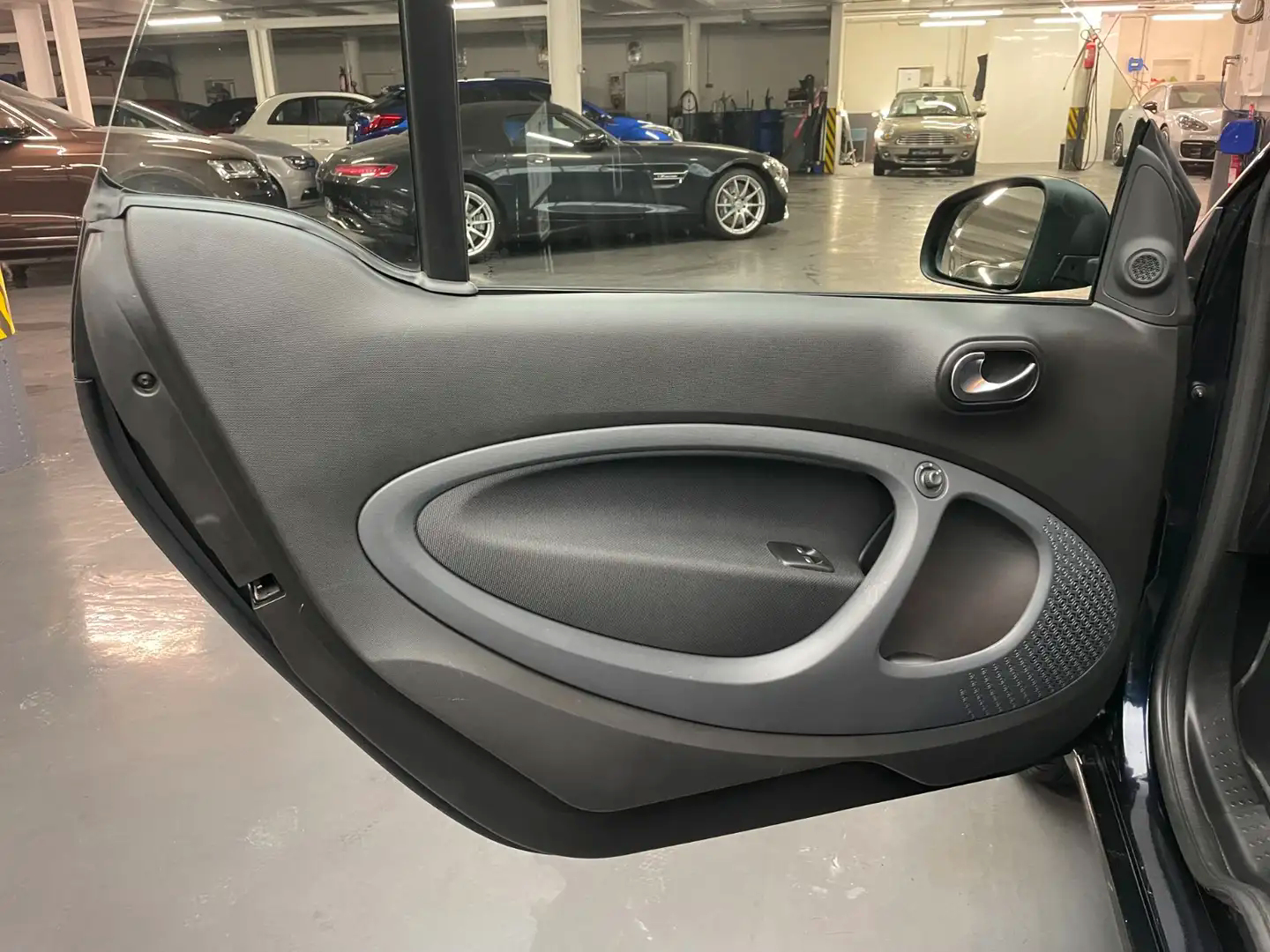 Smart Fortwo 0.9 90cv Turbo ParisBlue Prime aut. - immagine 31