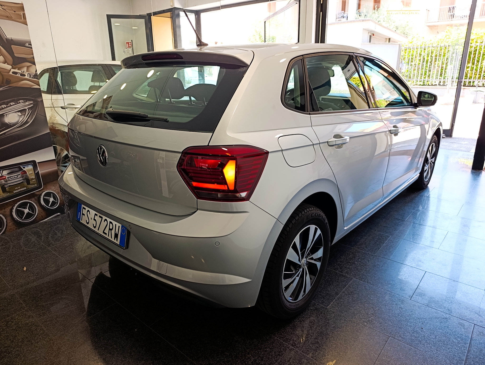 Volkswagen Polo 1.6 TDI 80cv 5 porte bluemotion tech - immagine 3
