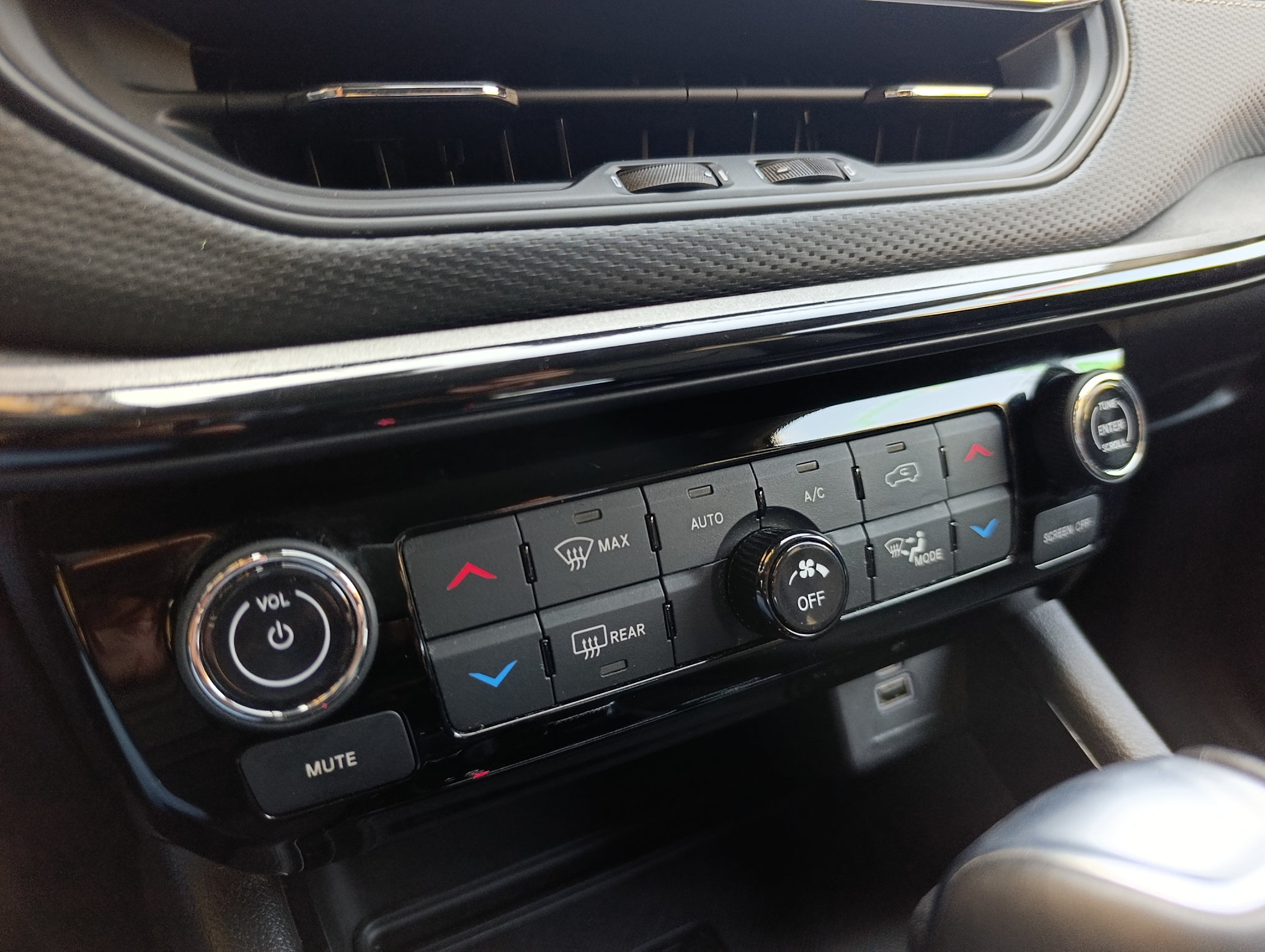 Jeep Compass 1.5 turbo t4 mhev Night Eagle 2wd 130cv - immagine 17