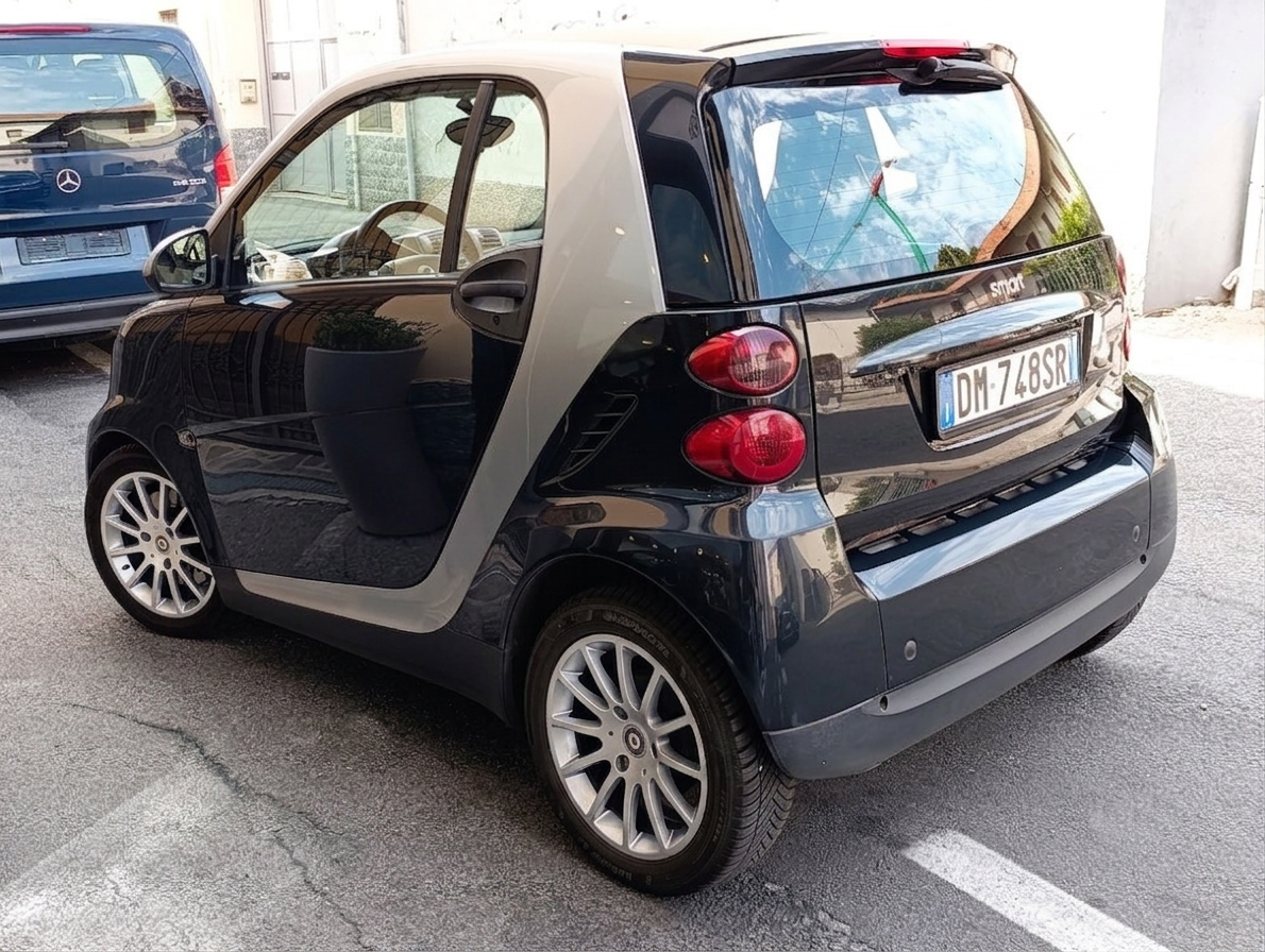 Smart Fortwo 1.0 71cv Passion aut. - immagine 5