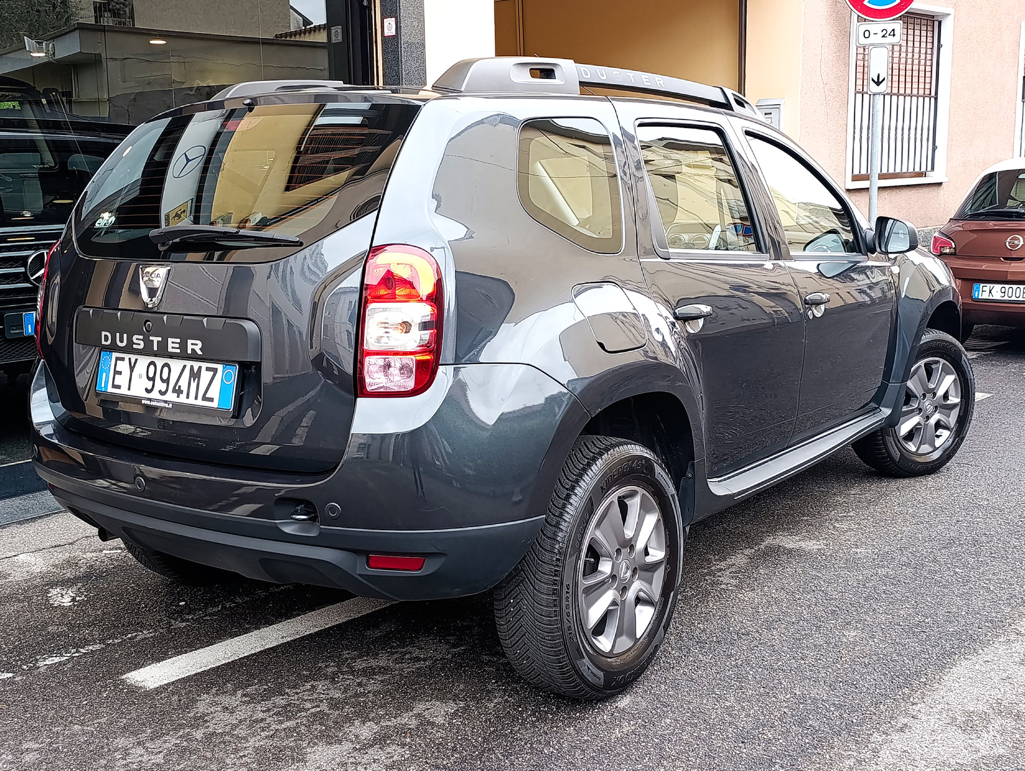 Dacia Duster 1.6 105cv Ambiance Navi/Clima - immagine 2