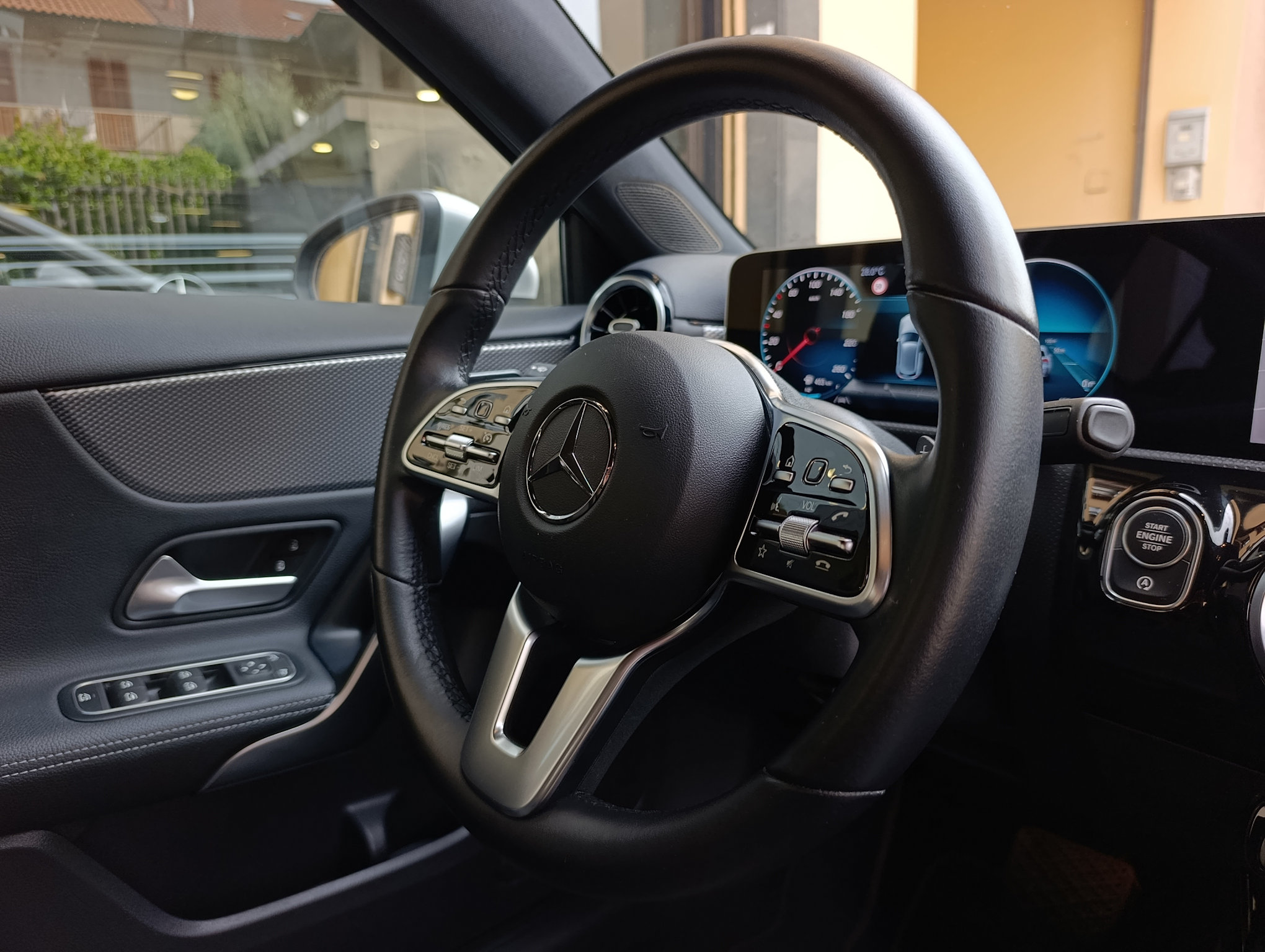 Mercedes-Benz Classe A 180 Sport 136cv automatica - immagine 22