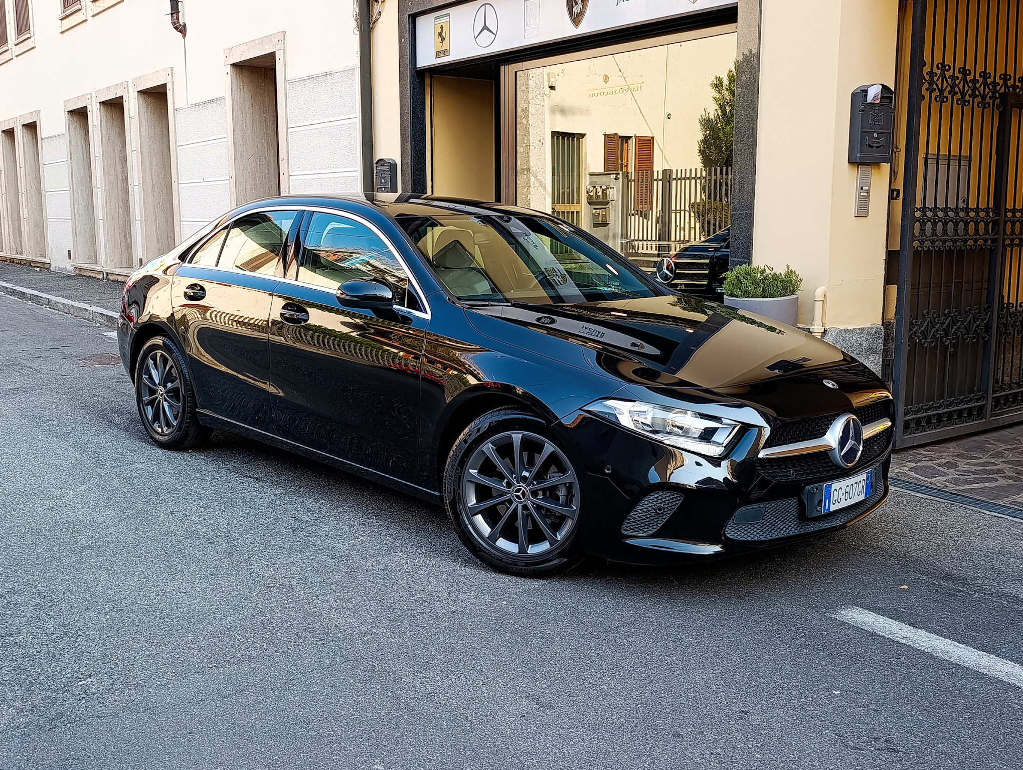Mercedes-Benz Classe A 180 Sport Sedan 136cv Full - immagine 6