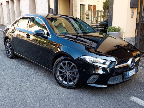 Mercedes-Benz Classe A 180 Sport Sedan 136cv Full