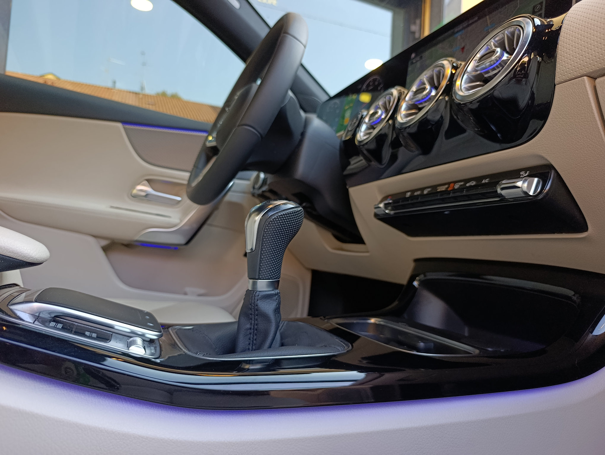 Mercedes-Benz Classe A 180 Sport Sedan 136cv Full - immagine 2